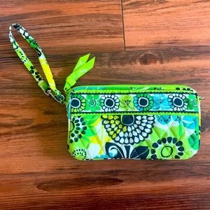 Vera Bradley Wristlet 💚🖤